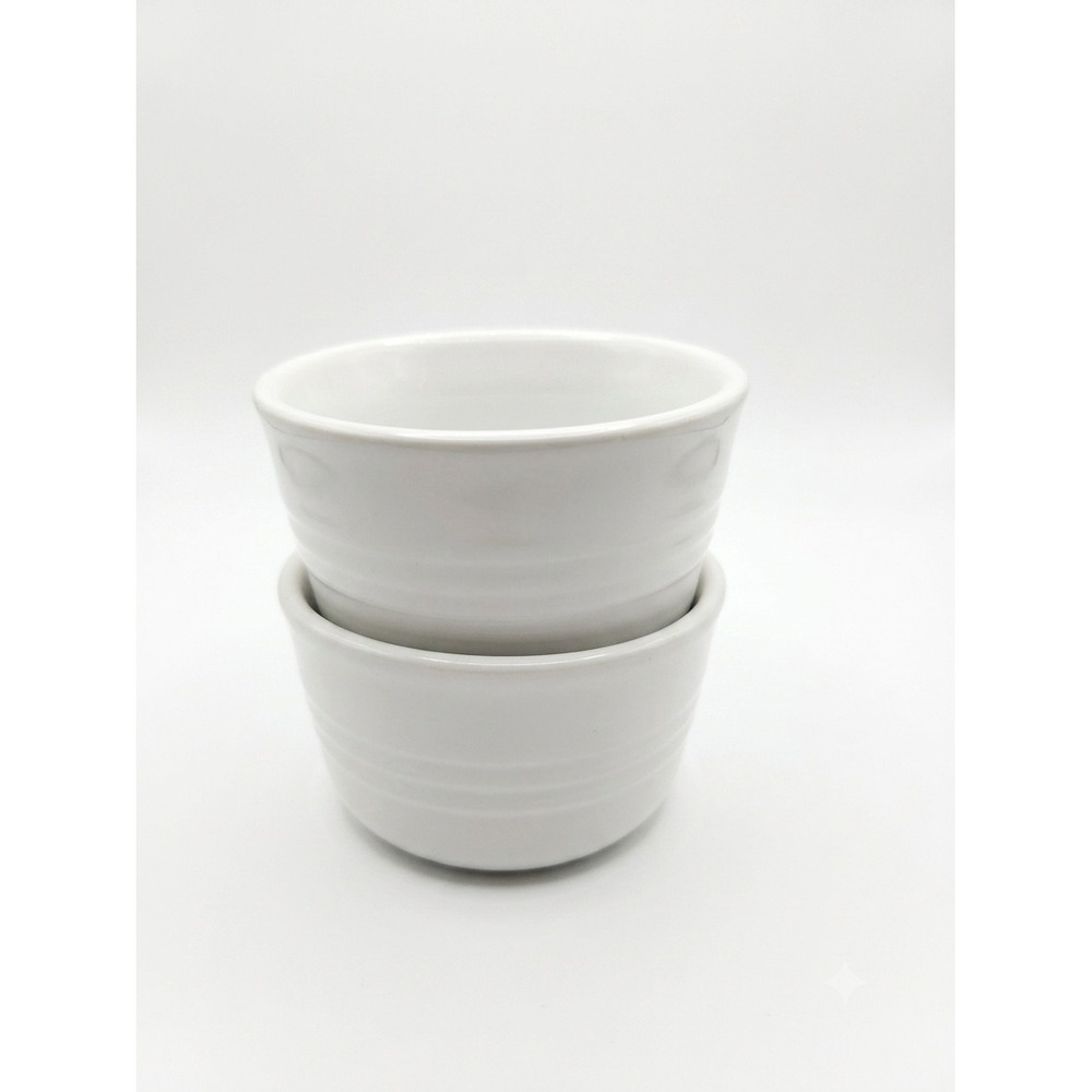 Le Creuset White Stoneware Ramekins 18-32 Set of 2 Stackable Souffle Bowls